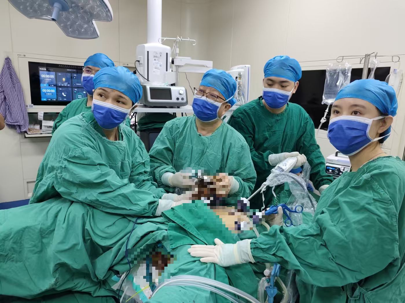 World’s First Laparoscopic IORT Procedure for Rectal Cancer Completed